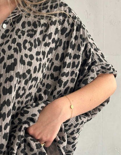 Oversize Leo Musselin Bluse mit kurzen Ärmeln