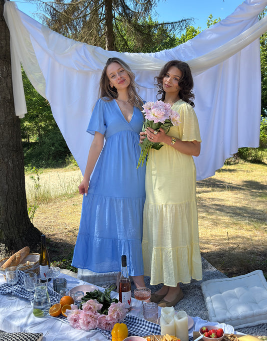Gestuftes Maxikleid mit Unterkleid