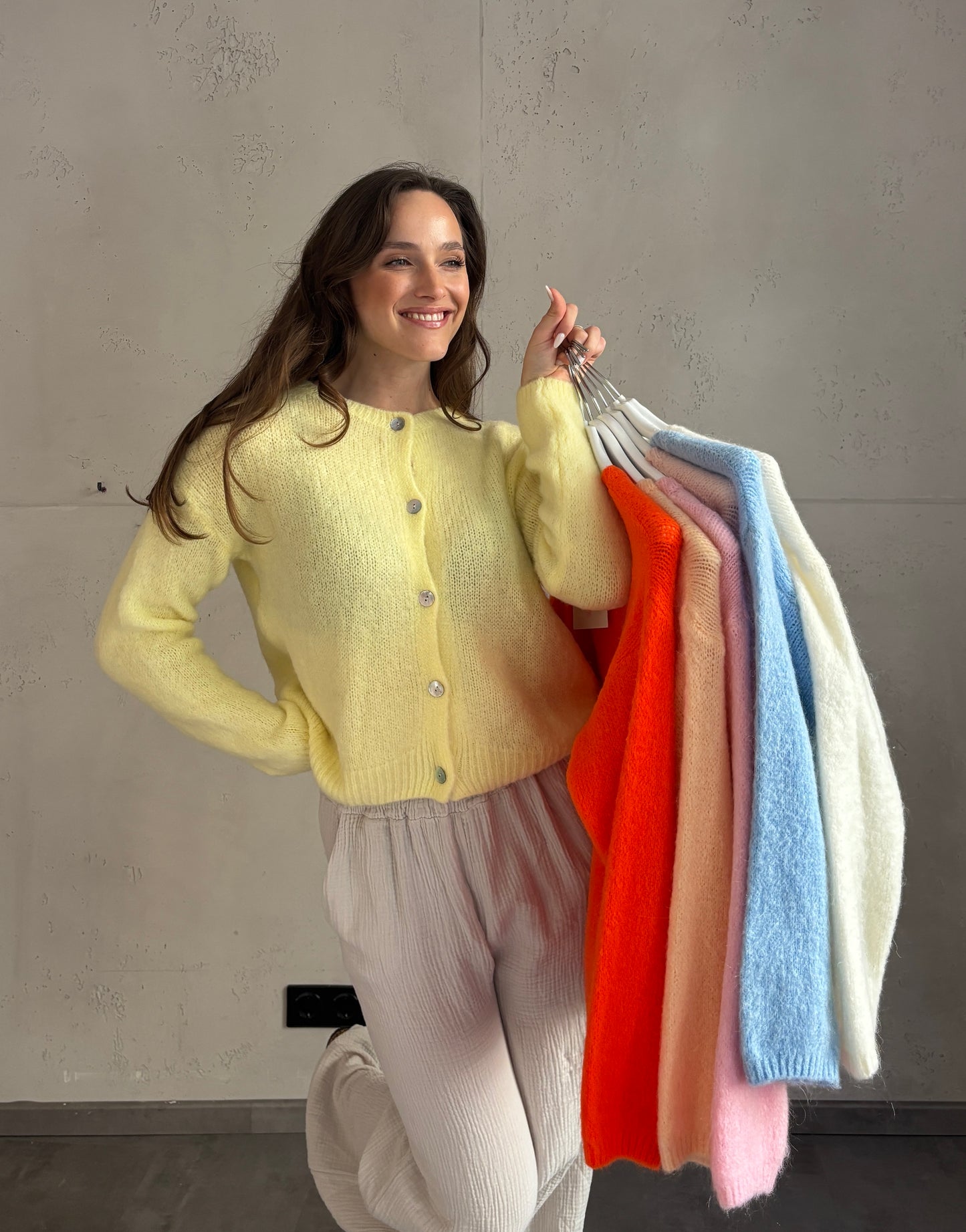 Mohair Strickjacke mit Rundhals