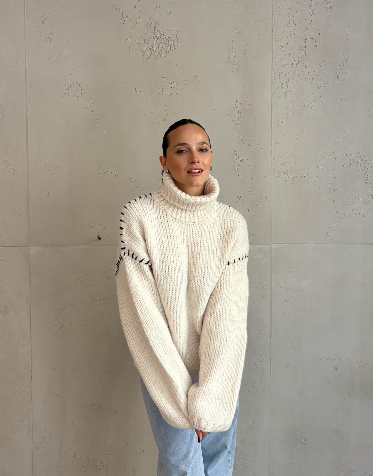 Oversize Rollkragenpullover mit abgesetzter Naht