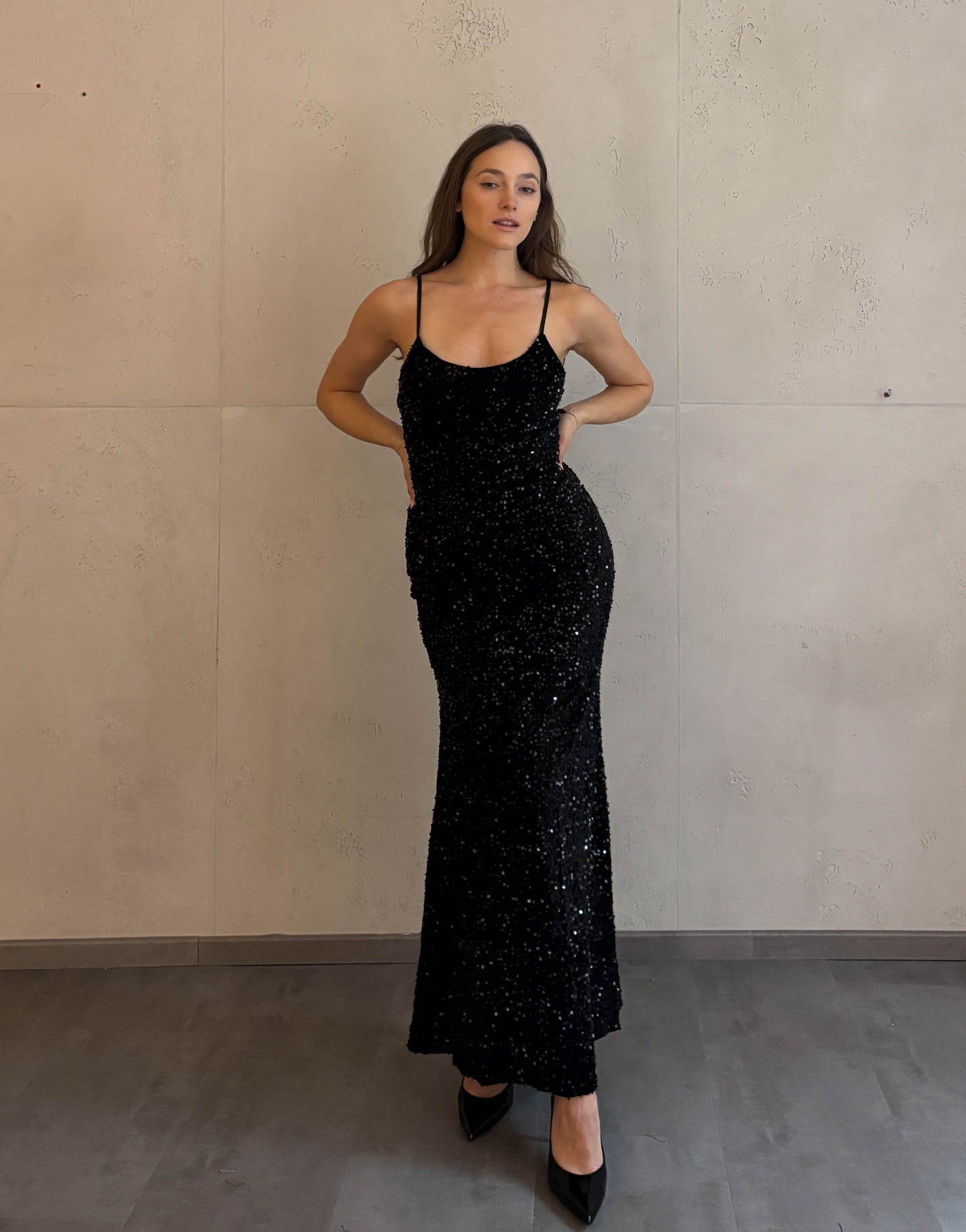 Figurbetontes Maxikleid mit Pailletten