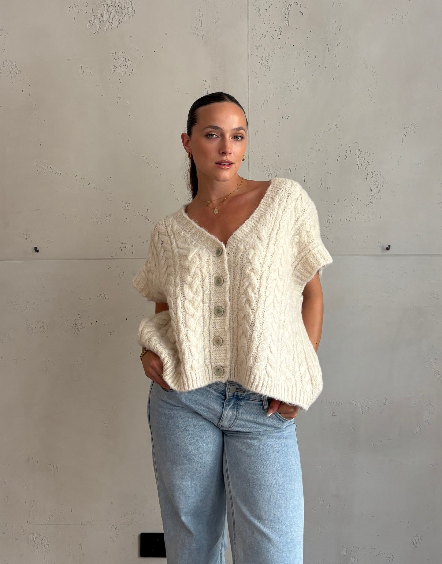 Grobstrick Pullunder mit Zopfmuster & Knopfleiste