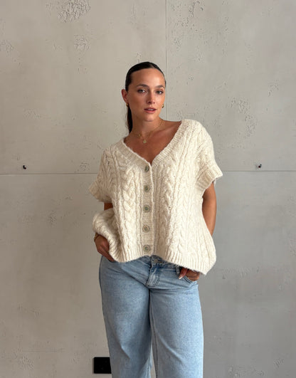 Grobstrick Pullunder mit Zopfmuster & Knopfleiste
