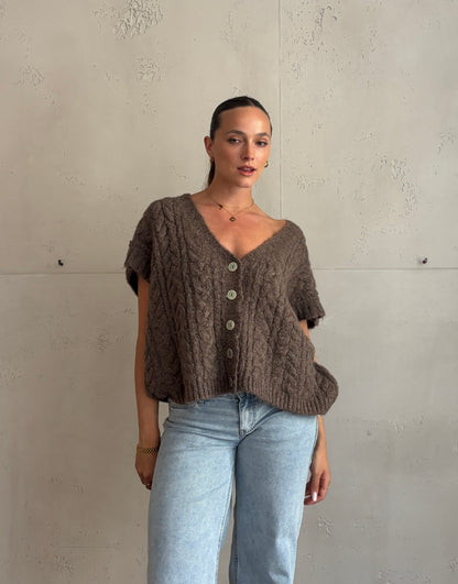 Grobstrick Pullunder mit Zopfmuster & Knopfleiste