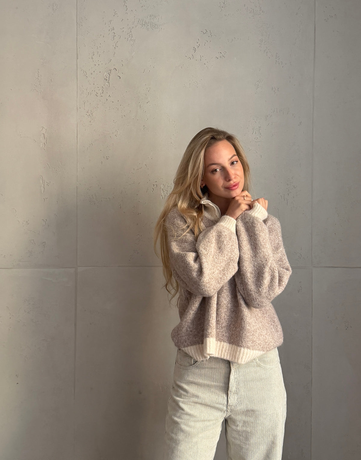 Zweifarbiger Quarterzip-Pullover