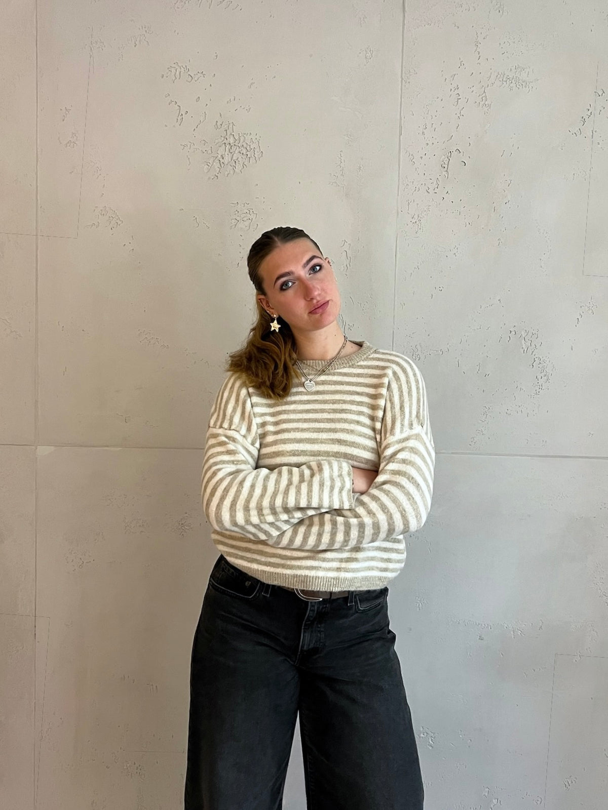 Gestreifter Pullover mit Rundhals