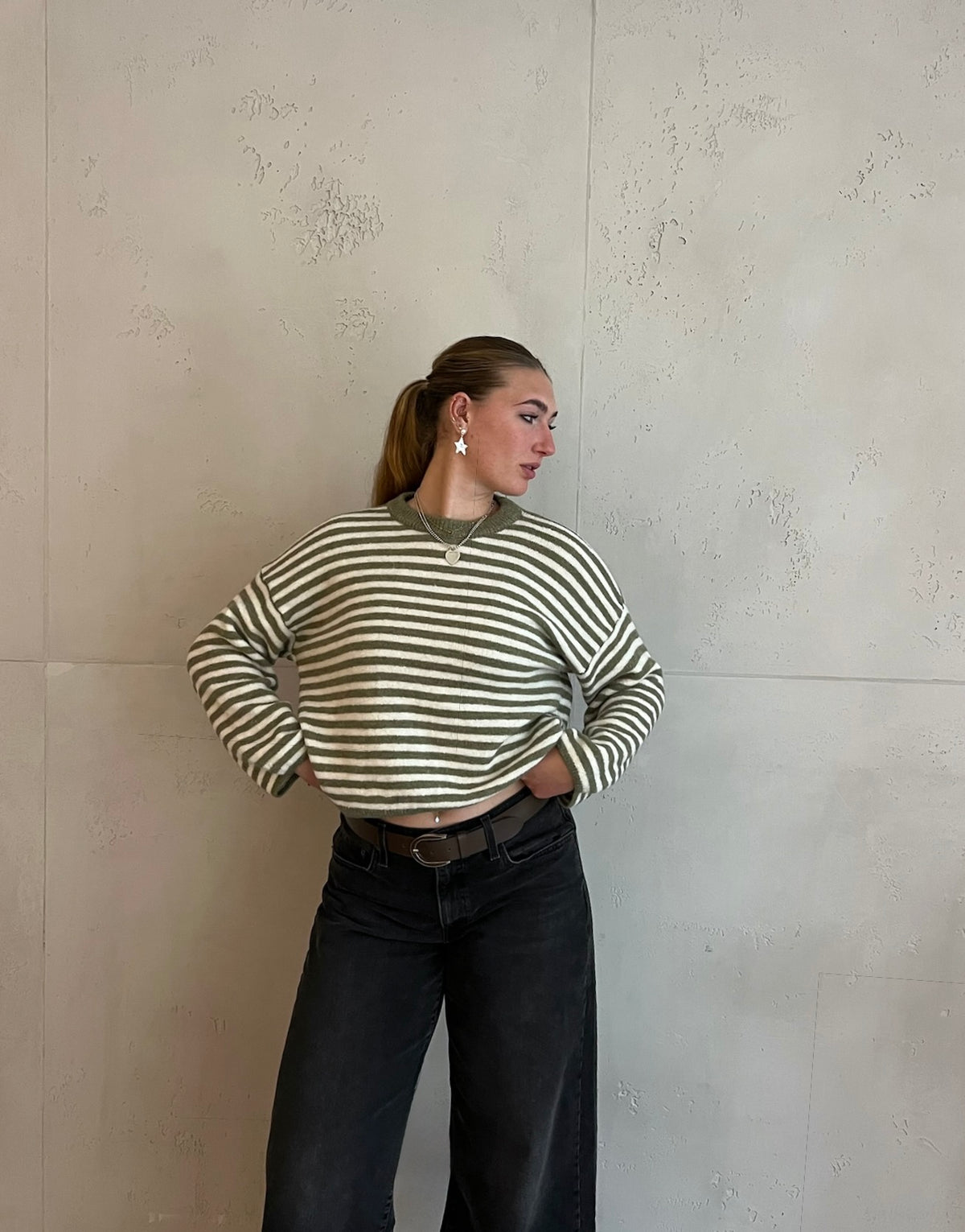 Gestreifter Pullover mit Rundhals