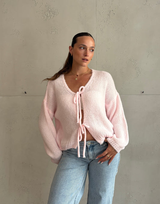 Weicher Schleifen-Pullover