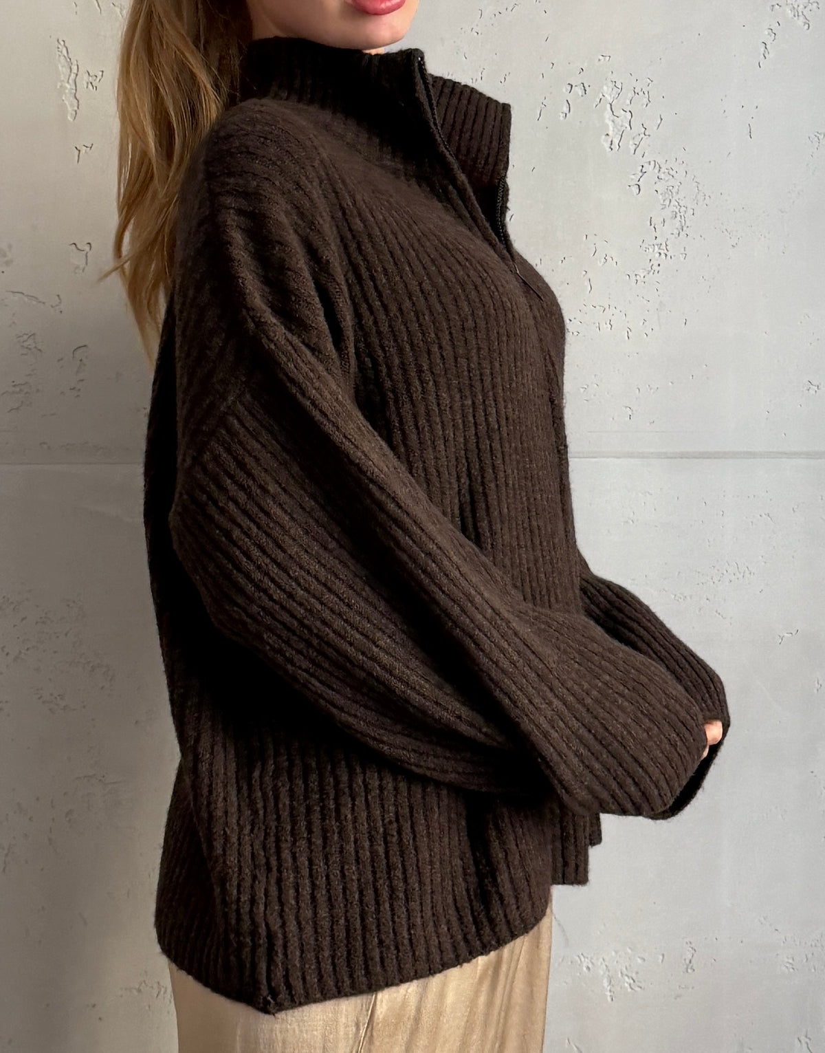Gerippte Strickjacke mit Alpaka