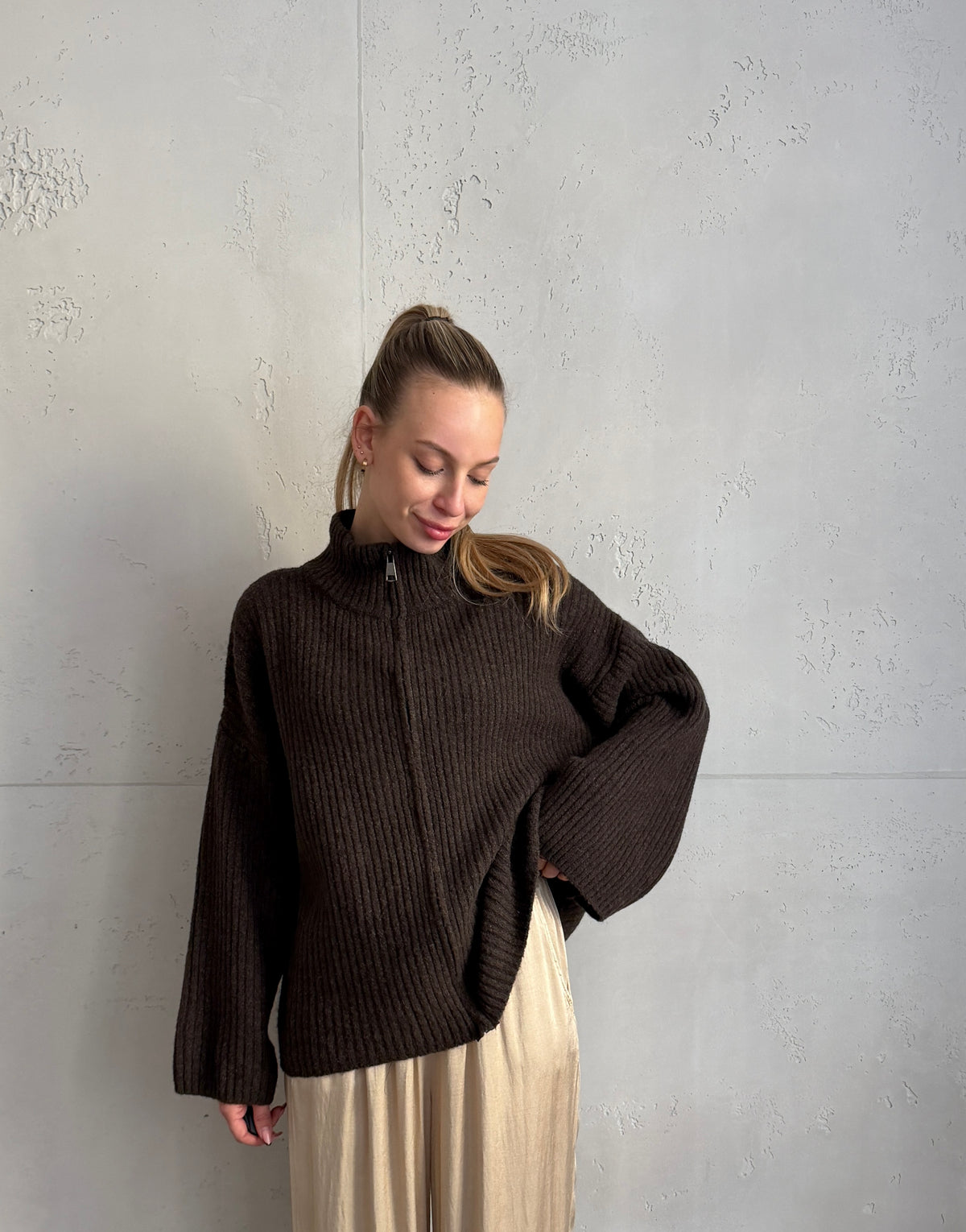 Gerippte Strickjacke mit Alpaka