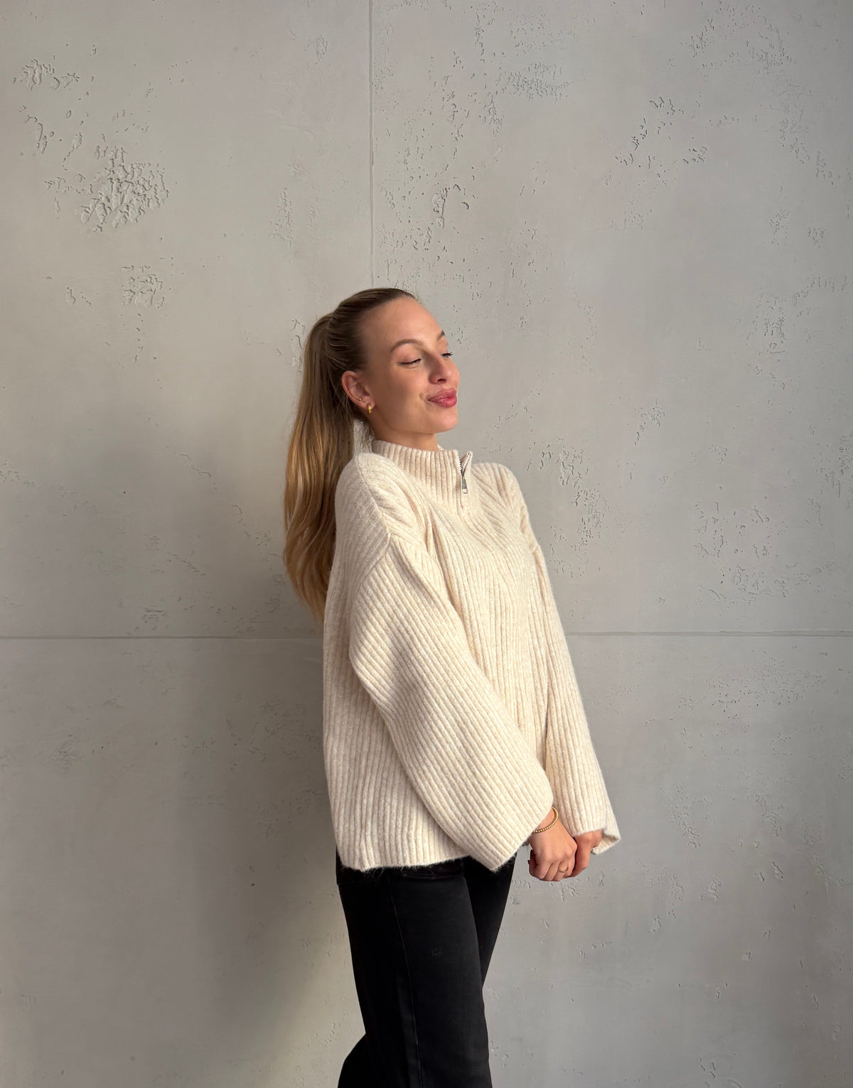 Gerippte Strickjacke mit Alpaka
