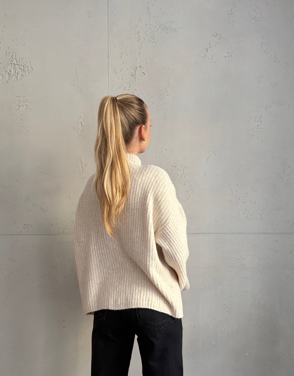 Gerippte Strickjacke mit Alpaka