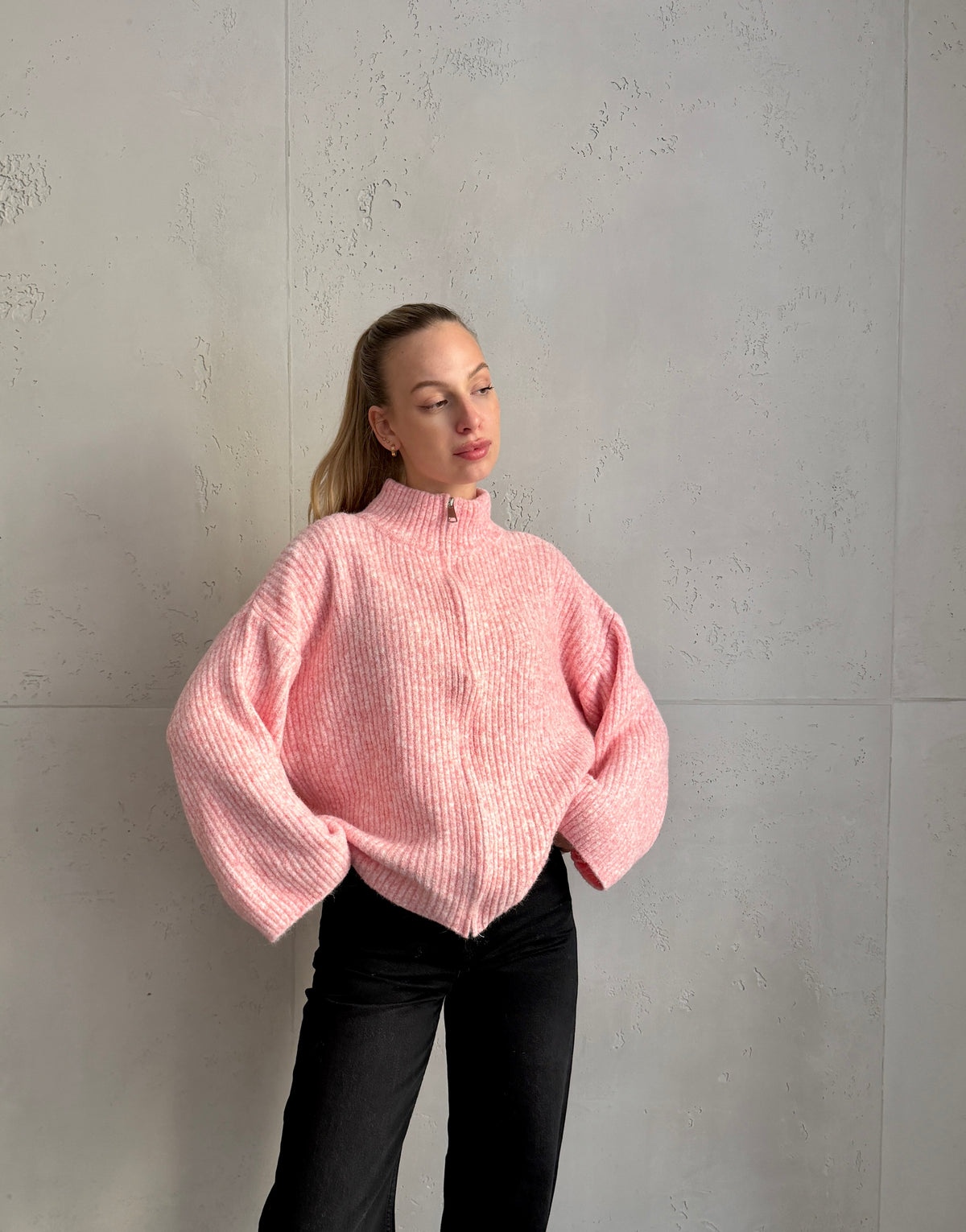Gerippte Strickjacke mit Alpaka