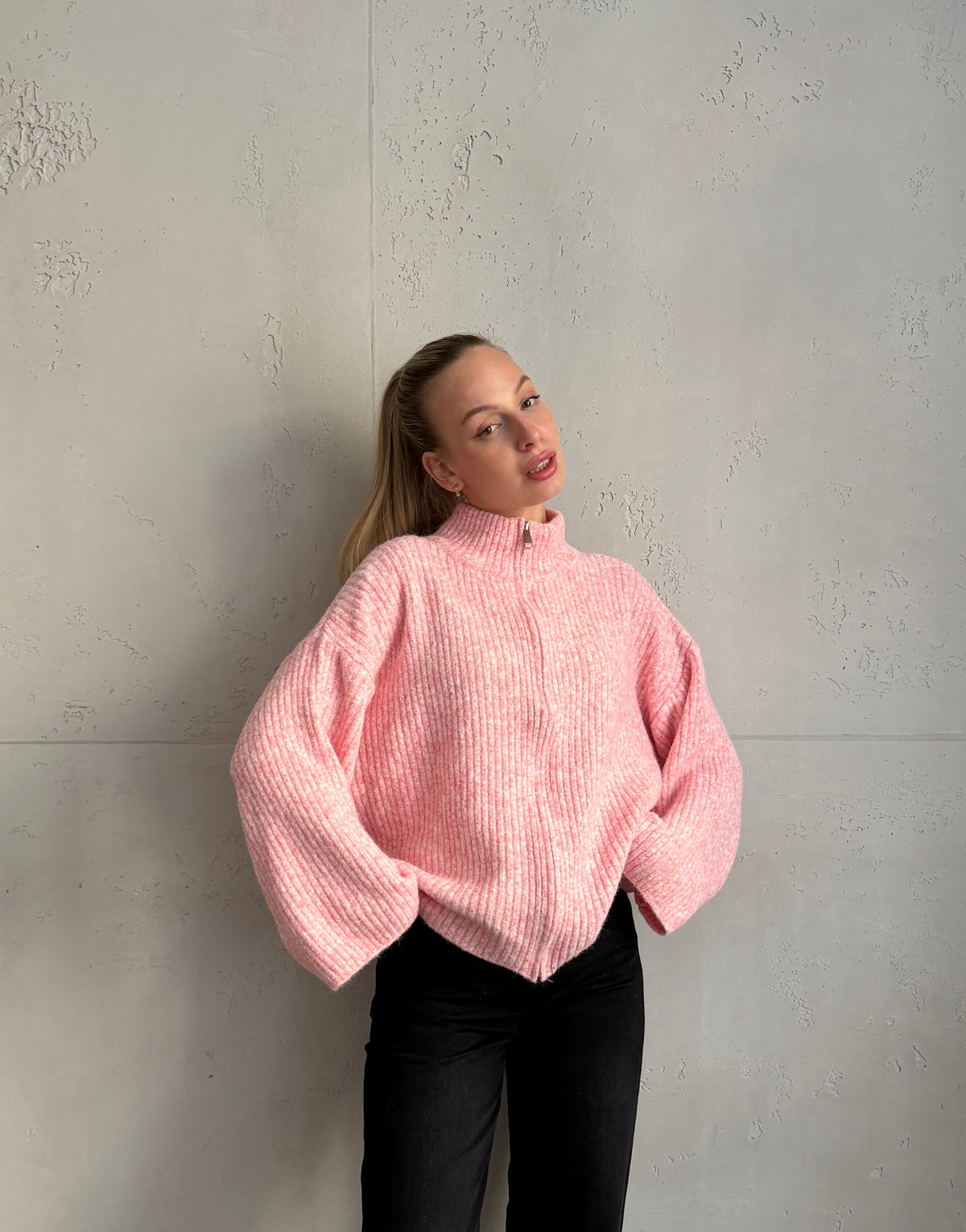 Gerippte Strickjacke mit Alpaka