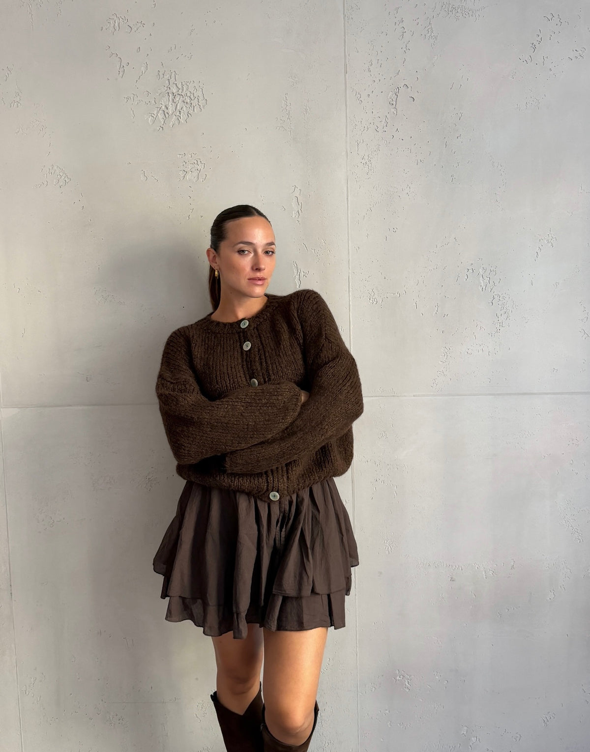 Grobgestrickter Cardigan mit großen Knöpfen
