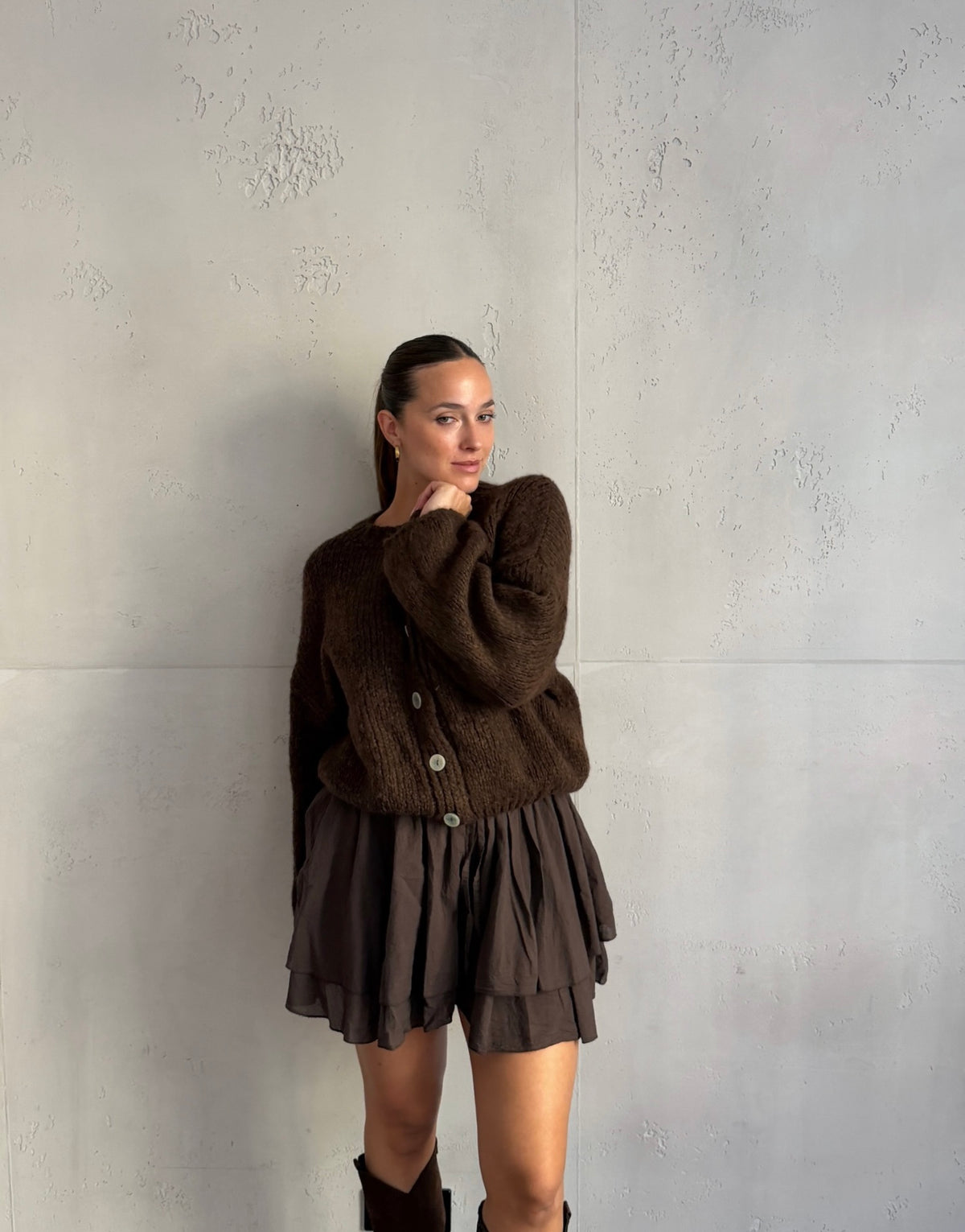 Grobgestrickter Cardigan mit großen Knöpfen