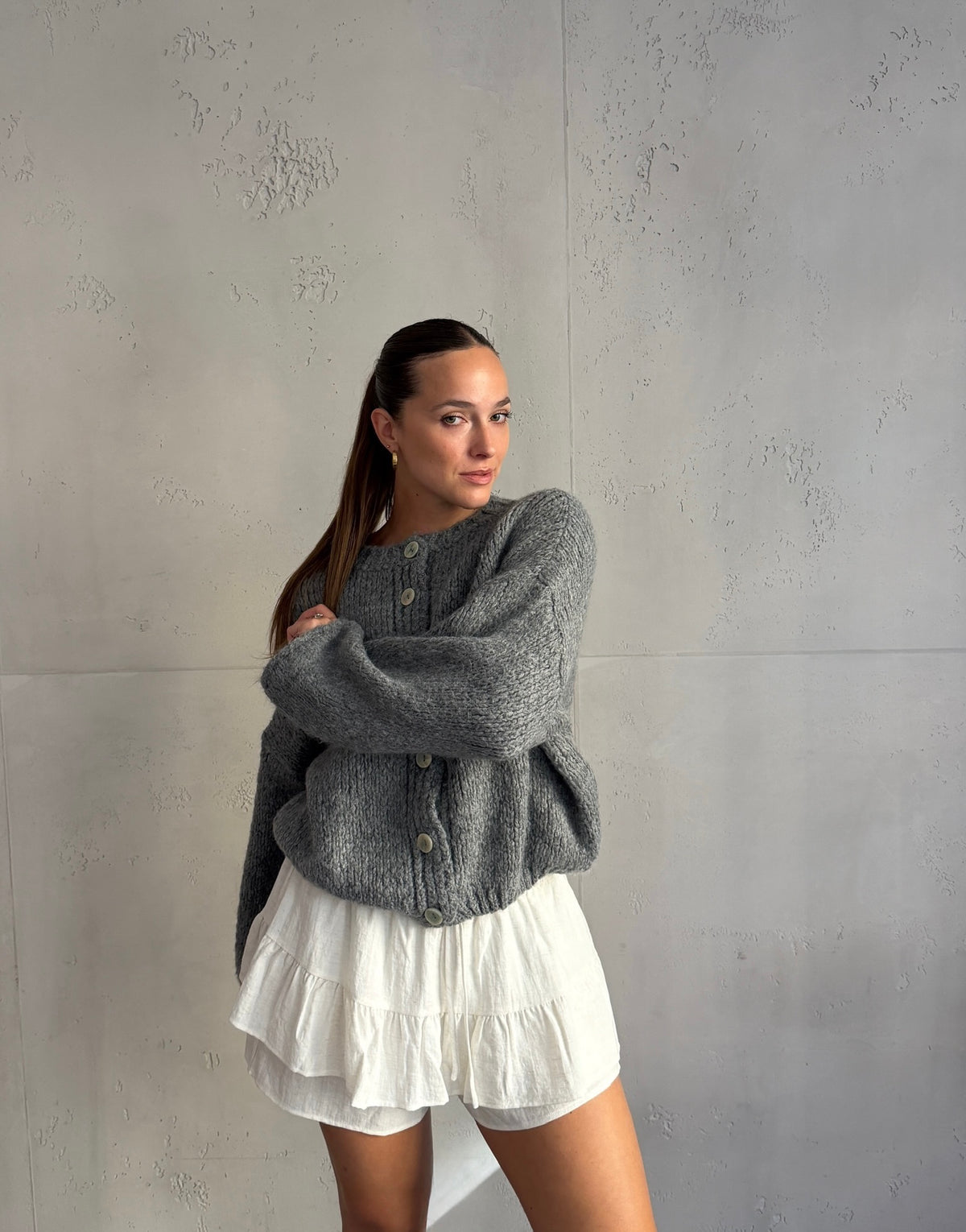 Grobgestrickter Cardigan mit großen Knöpfen