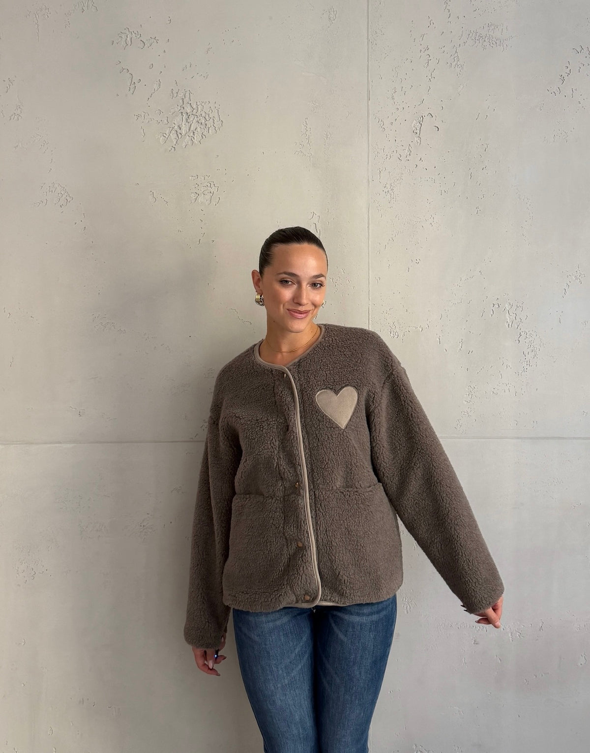Teddyjacke mit Herz-Stickerei