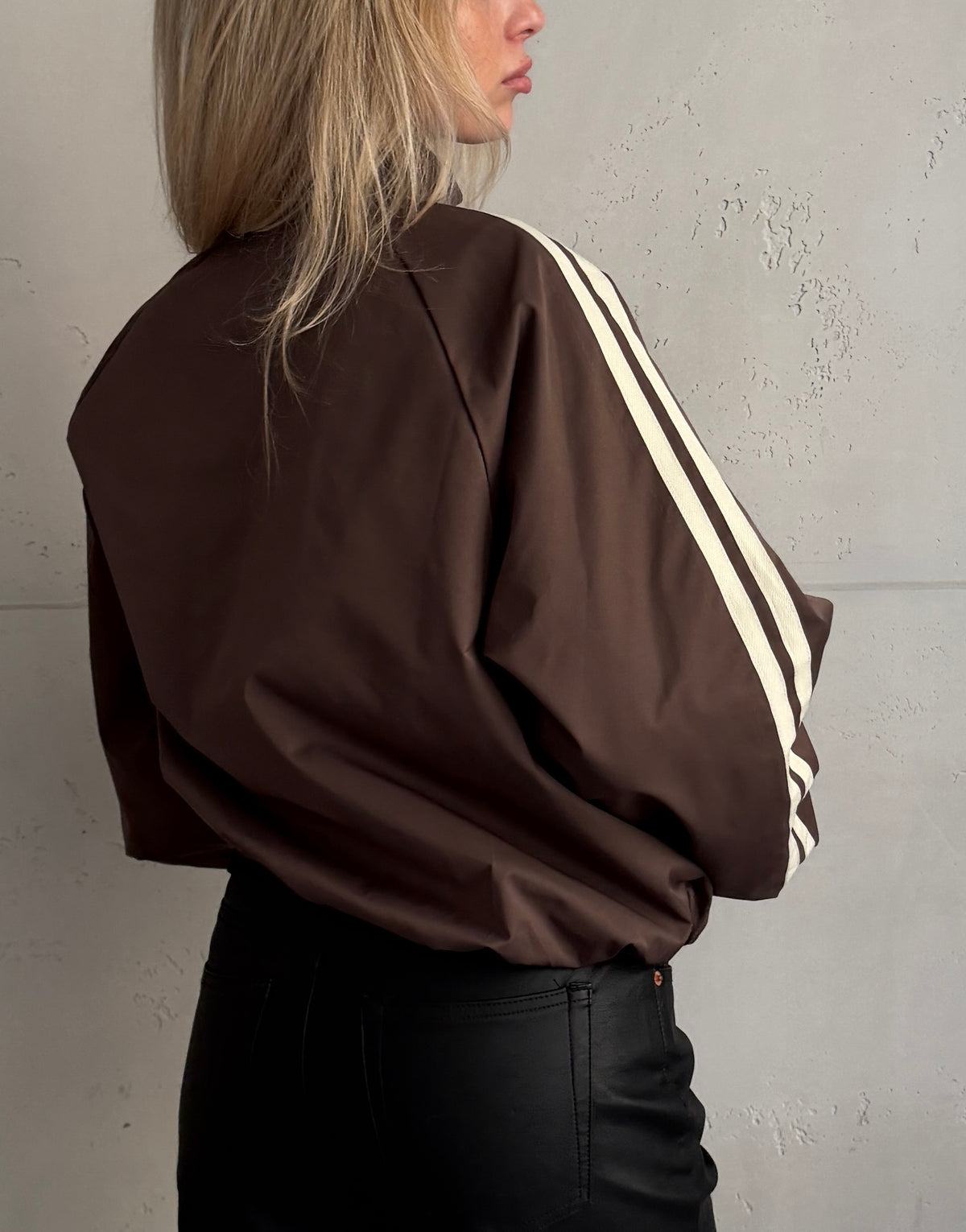 Windjacke mit Ärmelstreifen