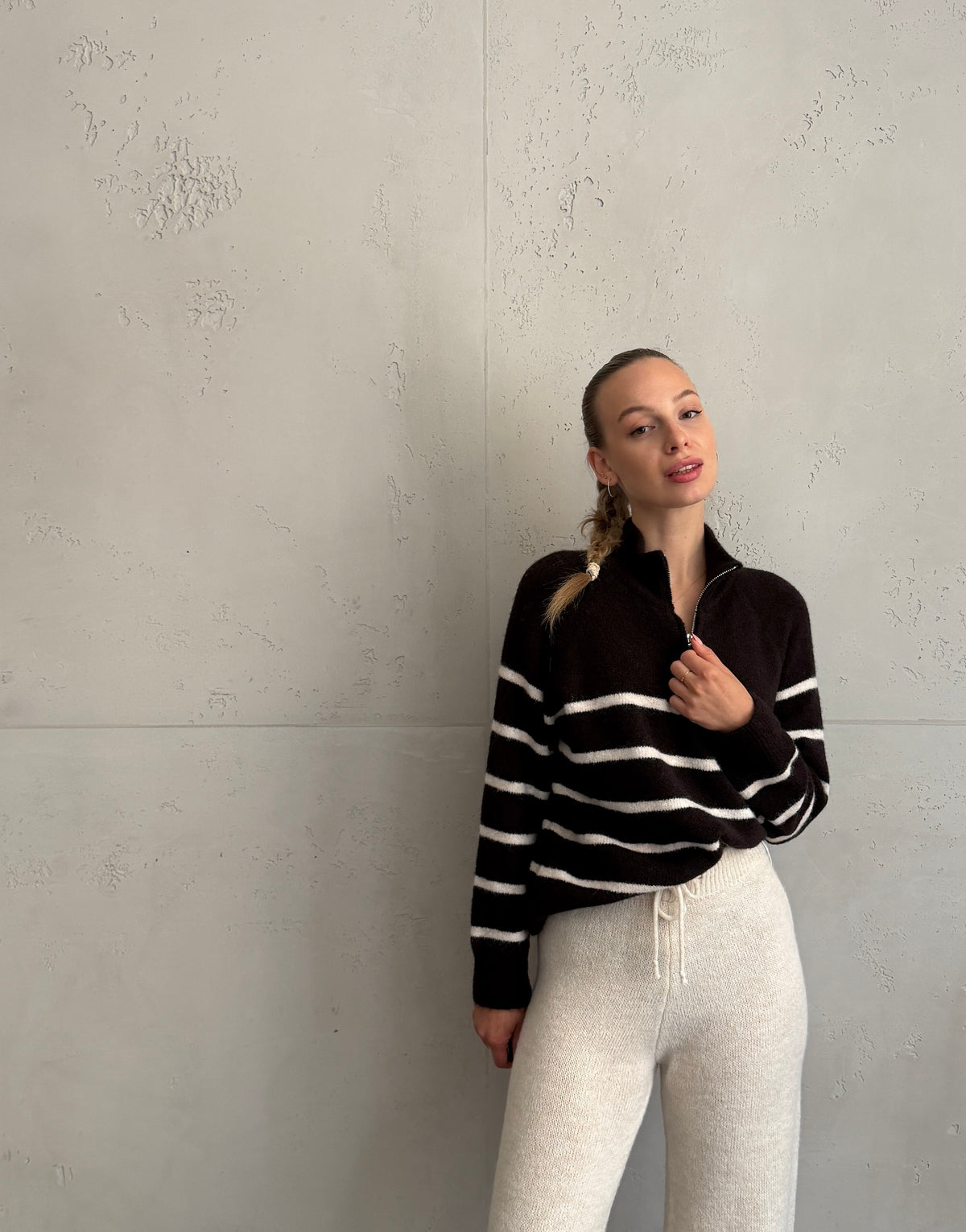 Gestreifter Quarterzip-Pullover mit Stehkragen