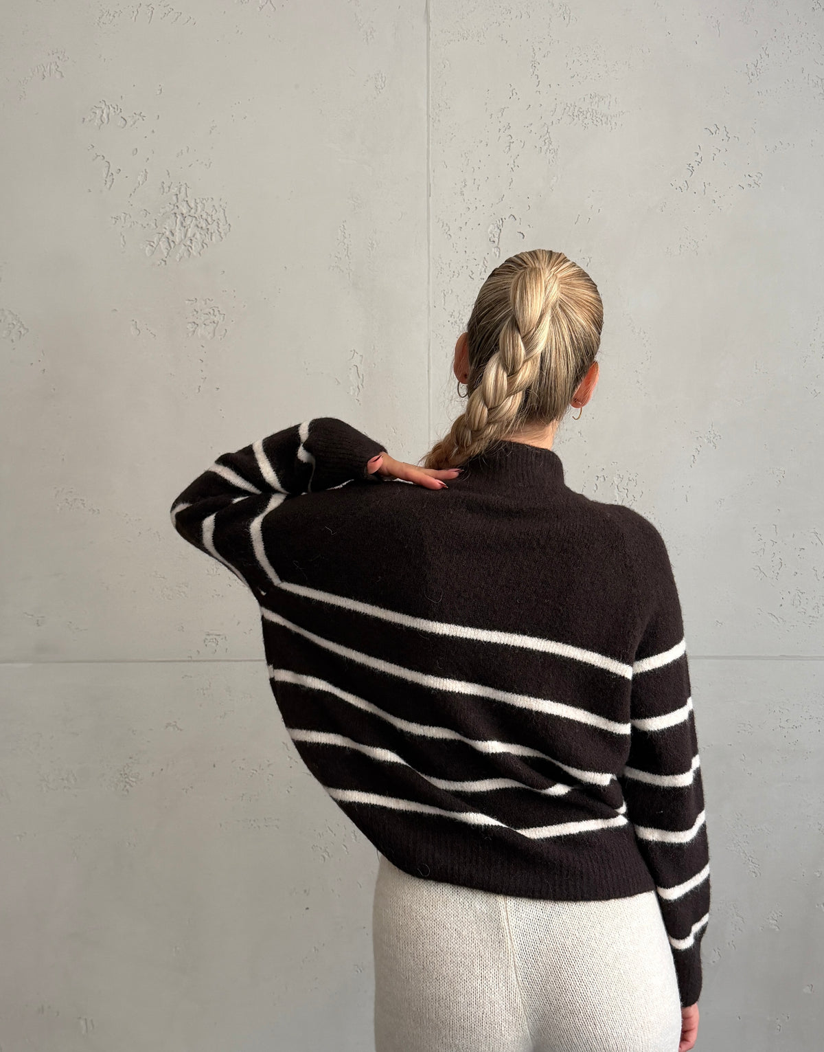 Gestreifter Quarterzip-Pullover mit Stehkragen