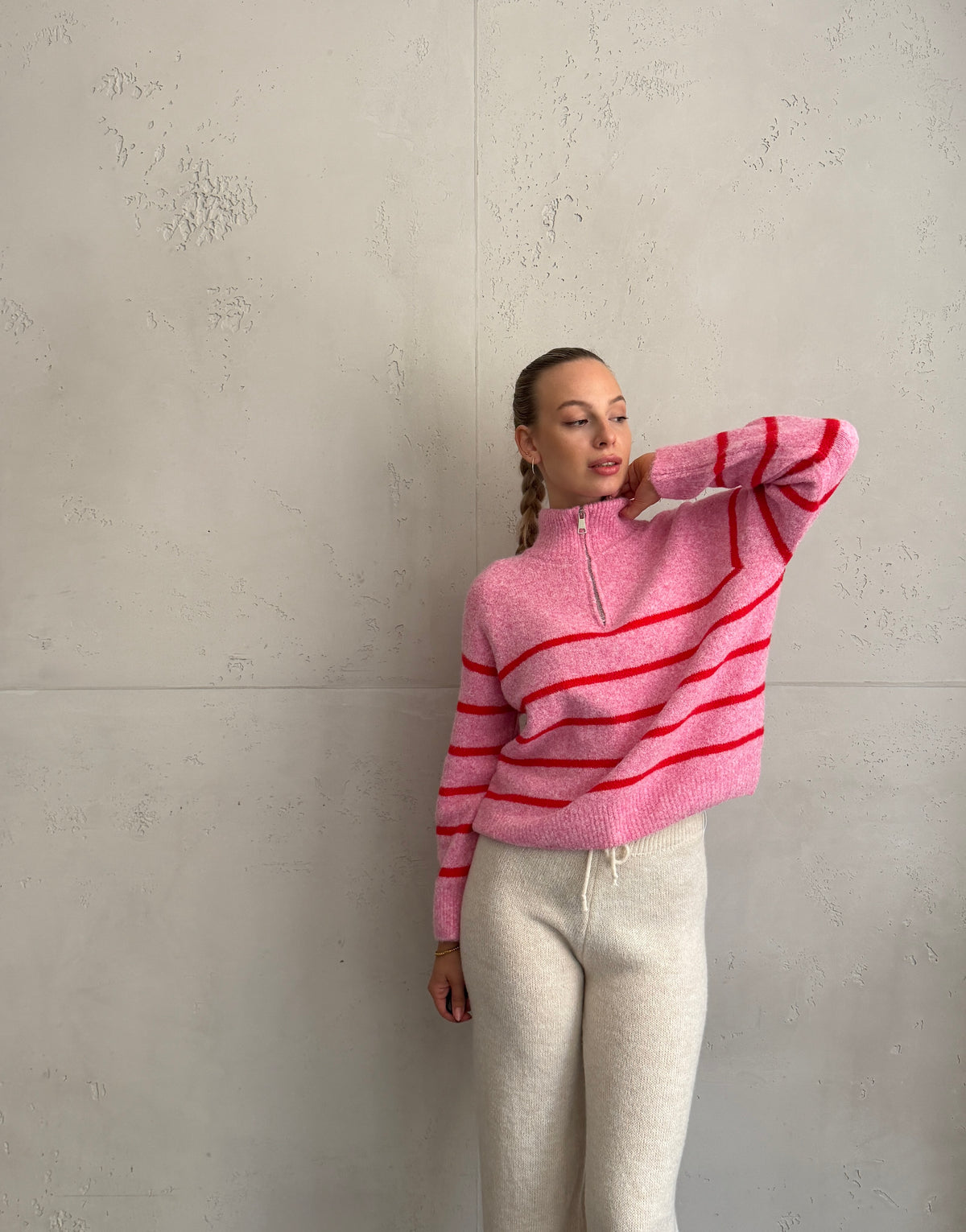 Gestreifter Quarterzip-Pullover mit Stehkragen