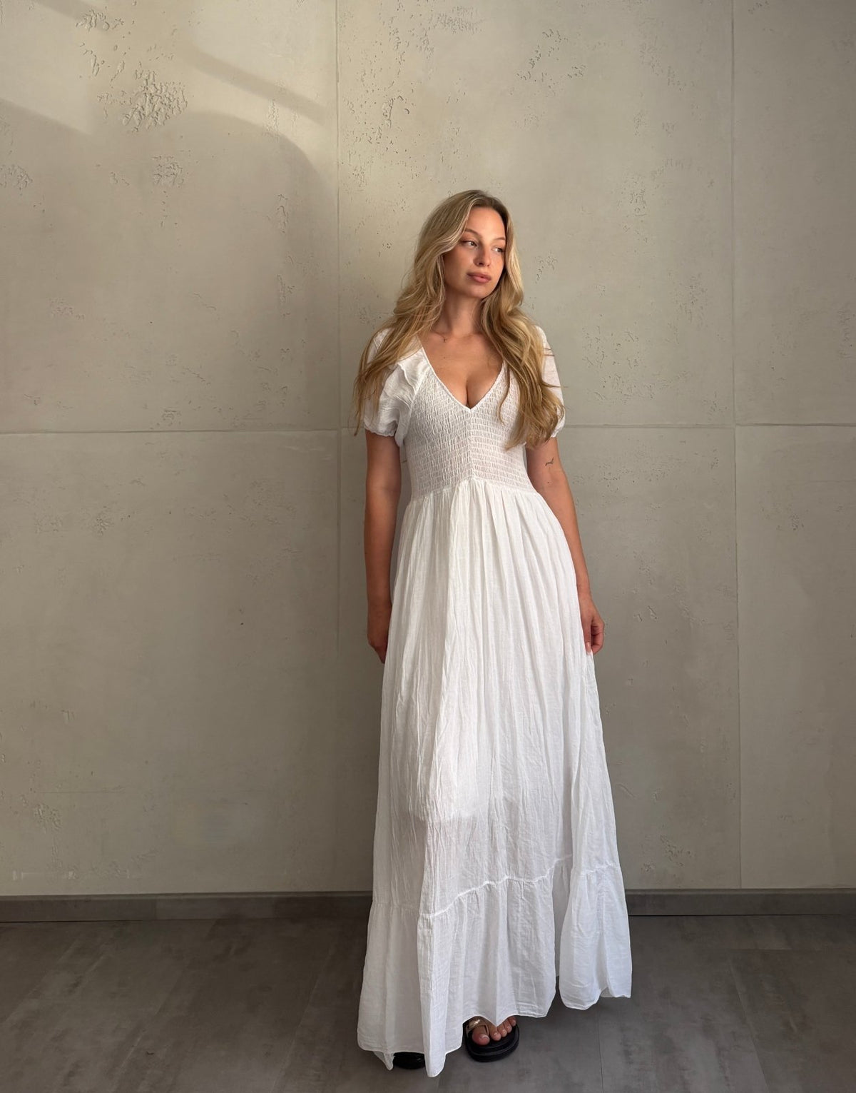 Baumwoll Maxikleid mit Kurzarm & Gummibund – Uni in Khaki - Switch-Fashion