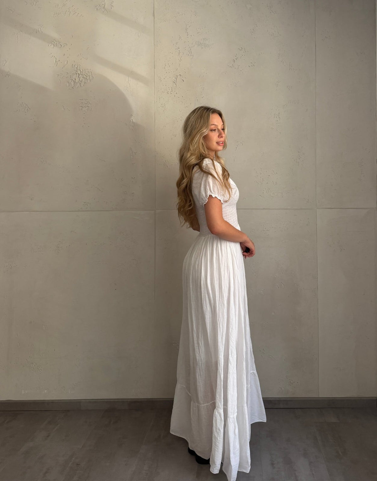 Baumwoll Maxikleid mit Kurzarm & Gummibund – Uni in Khaki - Switch-Fashion