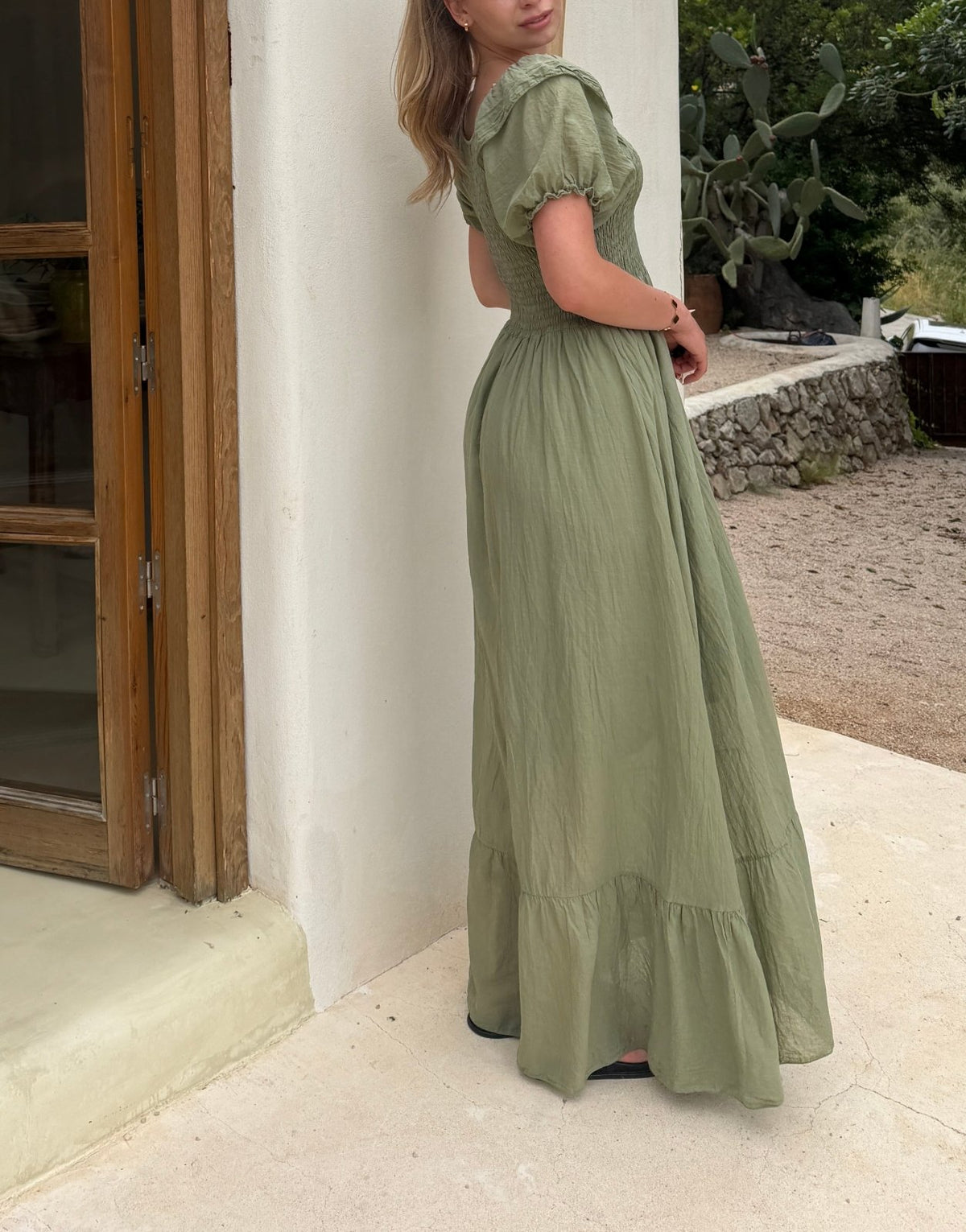Baumwoll Maxikleid mit Kurzarm & Gummibund – Uni in Khaki - Switch-Fashion