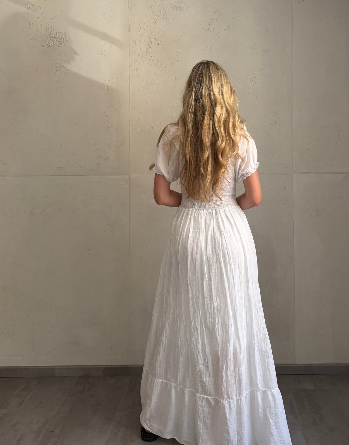 Baumwoll Maxikleid mit Kurzarm & Gummibund – Uni in Khaki - Switch-Fashion