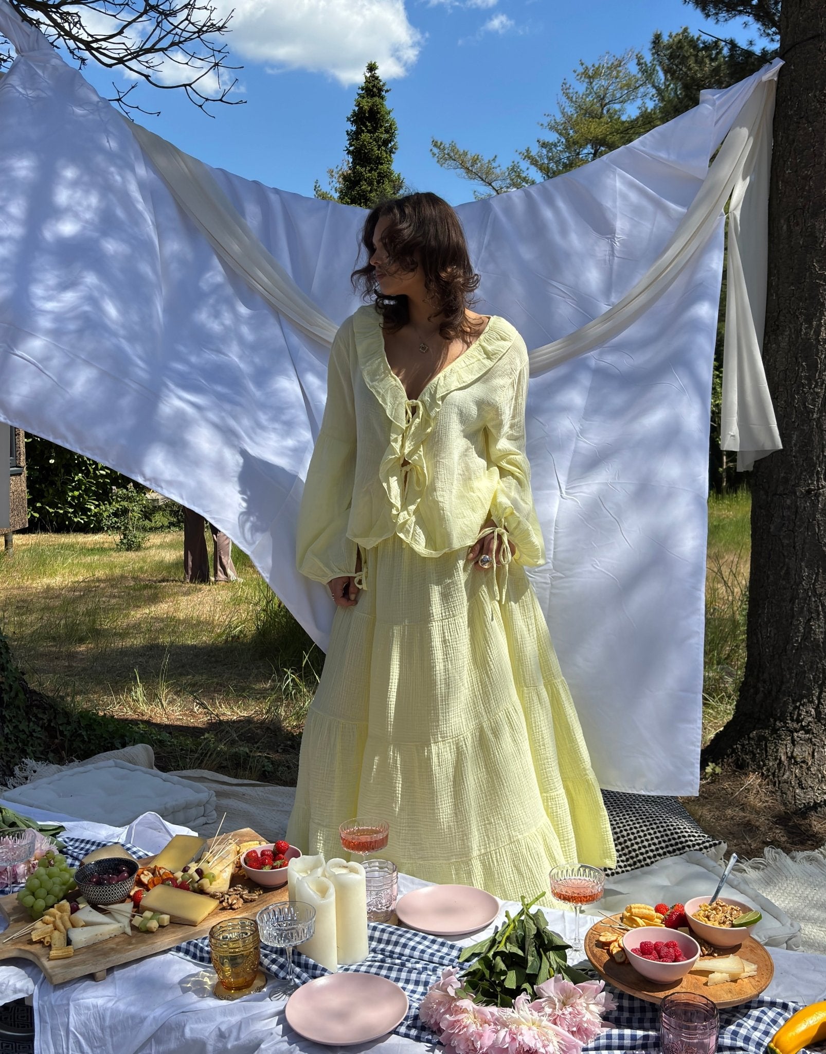 Baumwoll Rüschenbluse mit Ärmeln zum Binden – Bestseller in Weiß,Gelb, Beige und Pink - Switch - Fashion