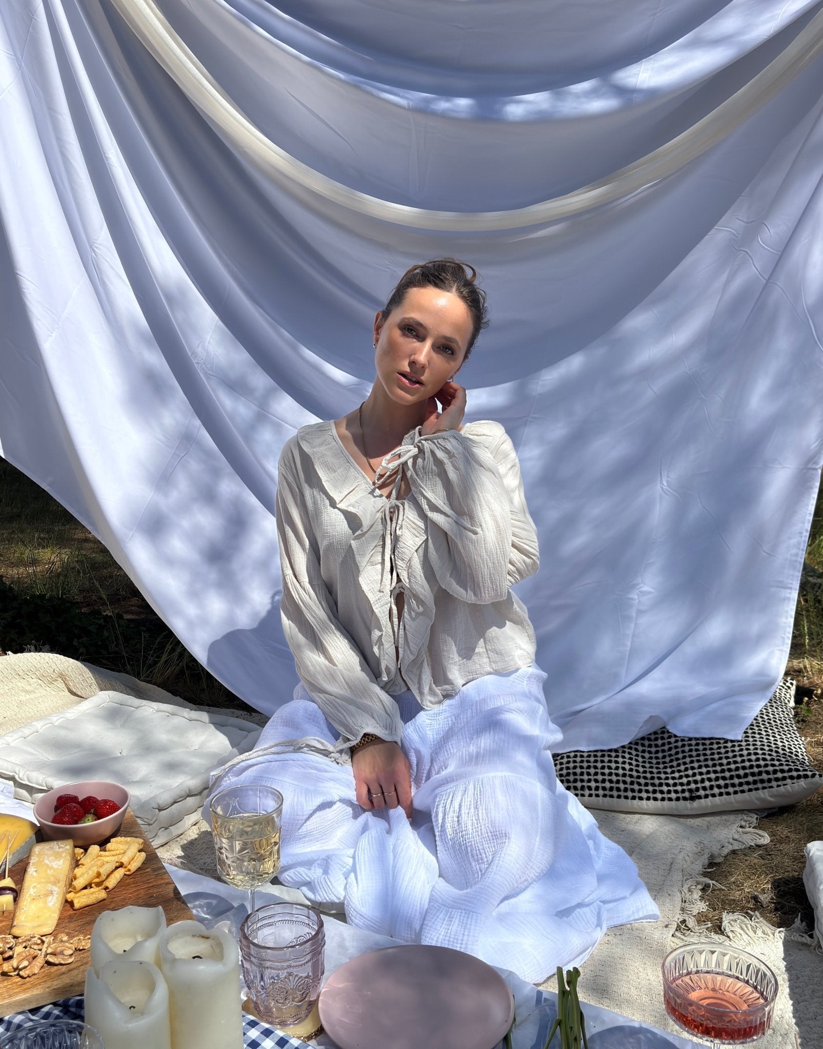 Baumwoll Rüschenbluse mit Ärmeln zum Binden – Bestseller in Weiß,Gelb, Beige und Pink - Switch - Fashion