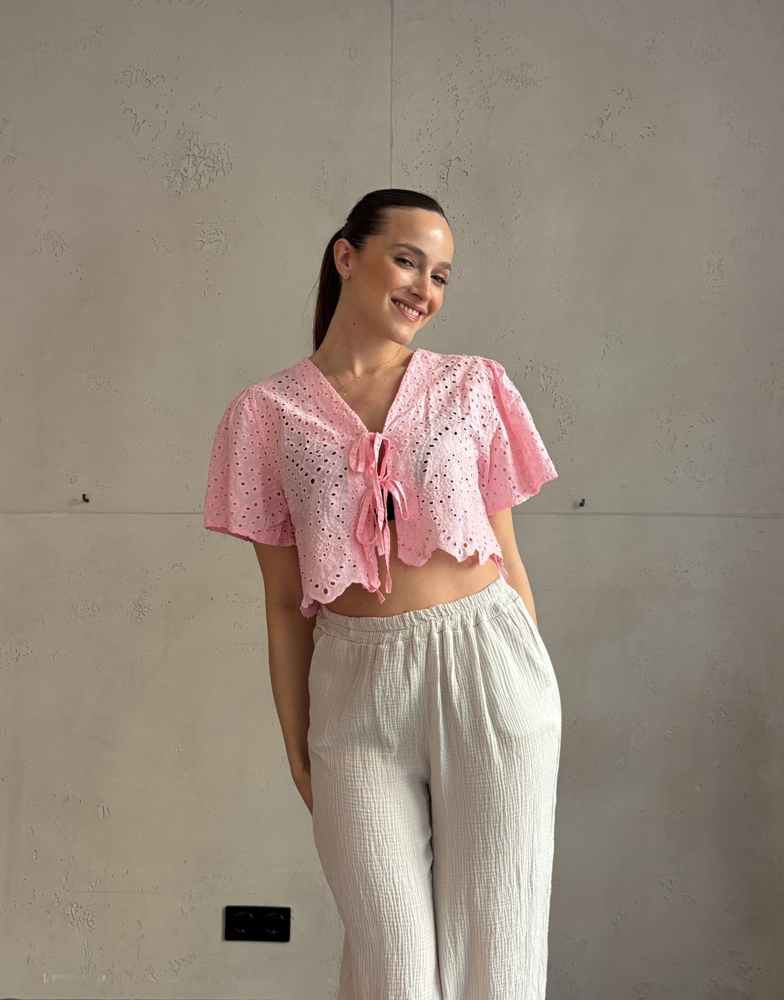 Bluse mit Lochdesign und Schleifen - Switch - Fashion
