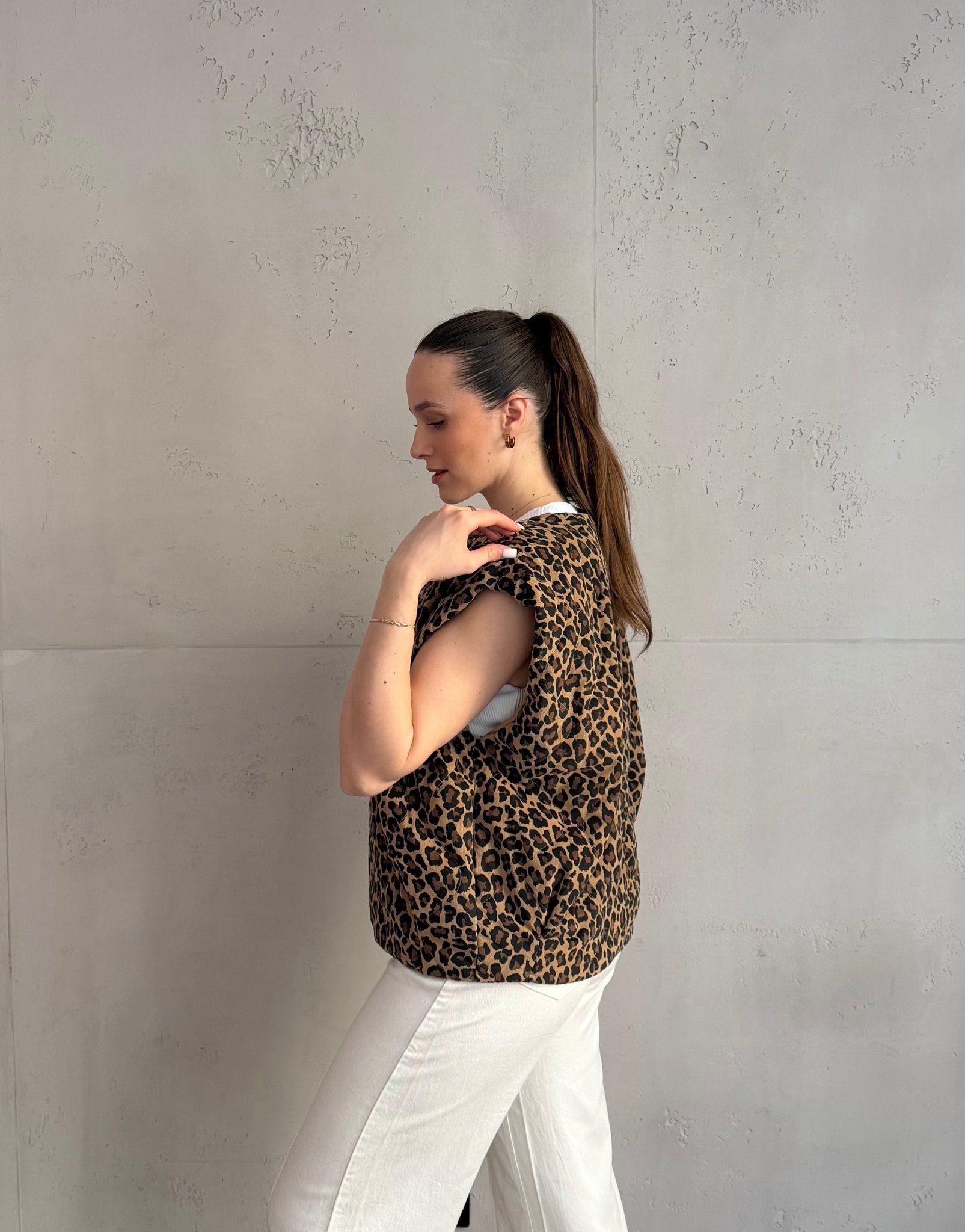 Cord - Weste mit Leo - Print und Seitentaschen - Switch - Fashion