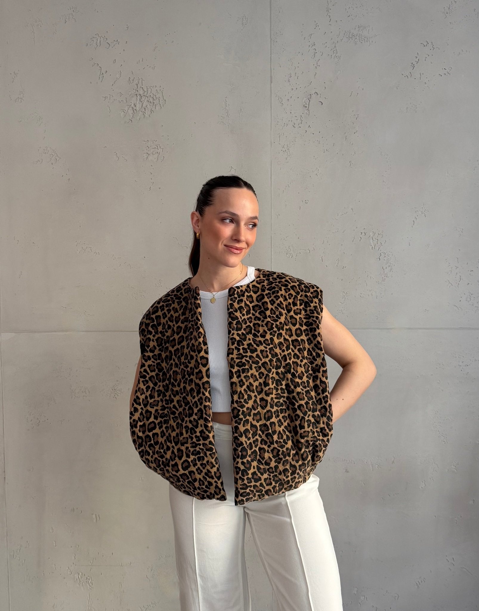 Cord - Weste mit Leo - Print und Seitentaschen - Switch - Fashion