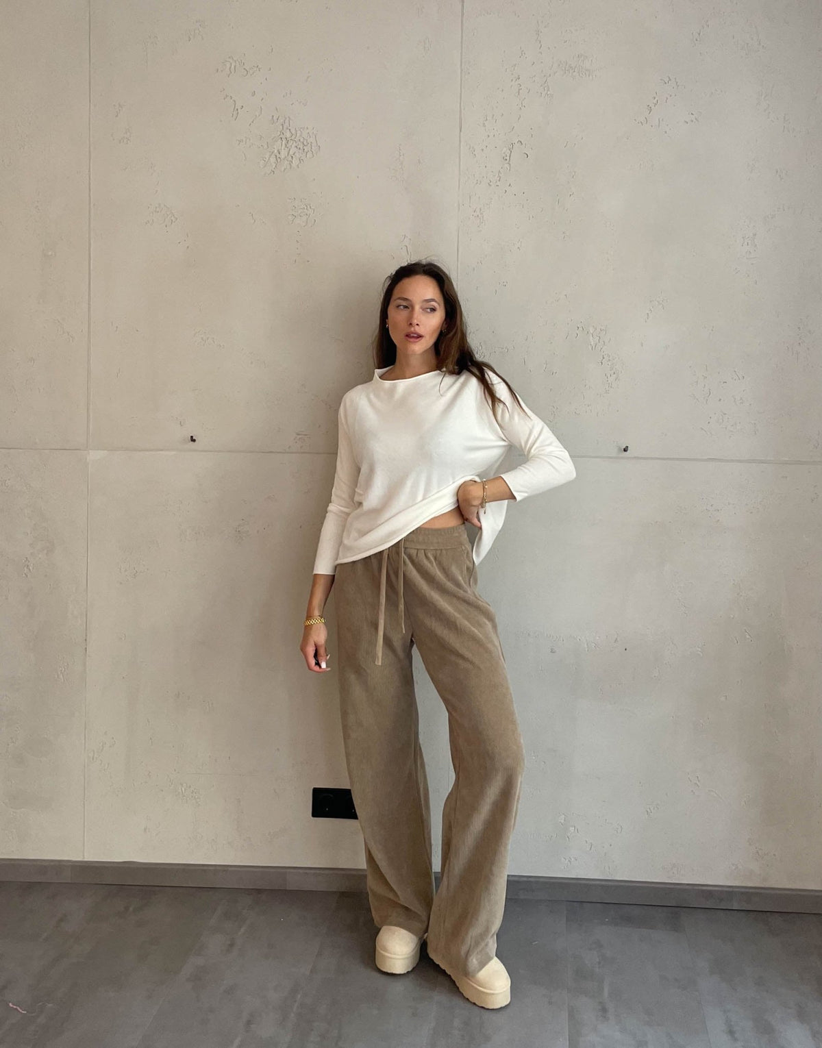 Cordhose mit weitem Bein