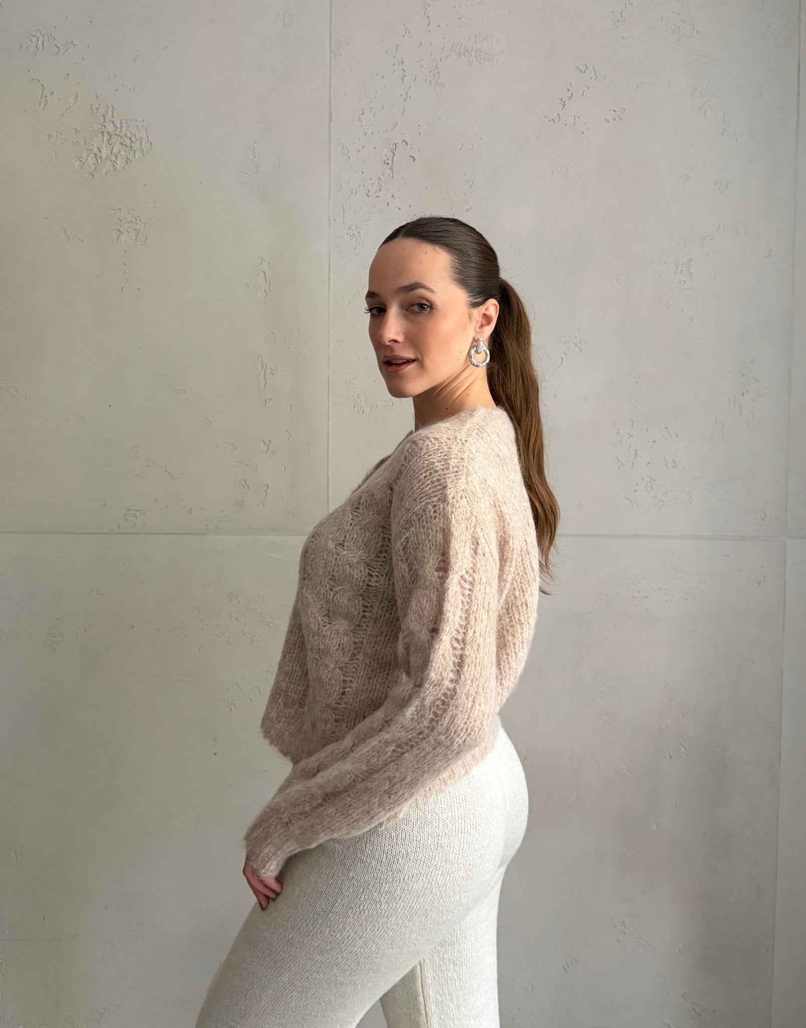 Cozy Basic: Kurze Strickjacke mit Zopfmuster - Switch - Fashion