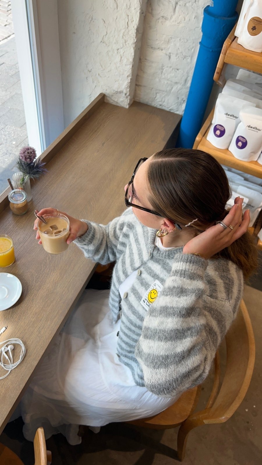 Durchgeknöpfte Strickjacke mit Streifen und Smiley Patch - Switch-Fashion