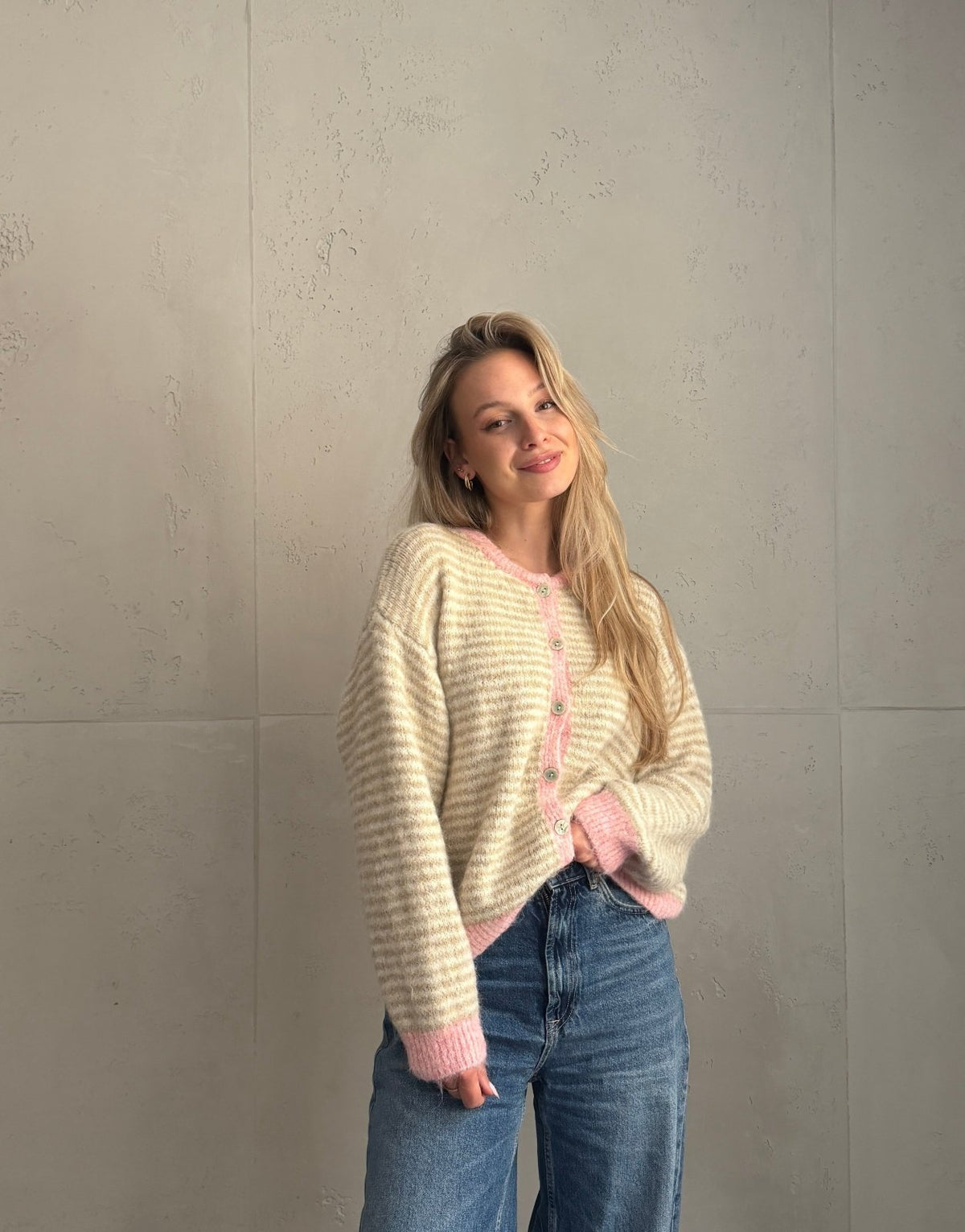 Feingestreifte Strickjacke mit Knöpfen - Switch - Fashion