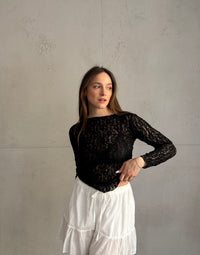 Figurbetontes Langarmshirt aus Spitze (Sheer Look)