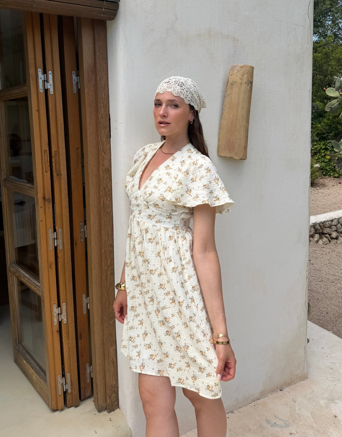 Floral Musselin Minikleid – V-Ausschnitt, Rückenausschnitt, Offwhite - Switch-Fashion