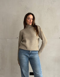 Gerippter Pullover mit Stehkragen