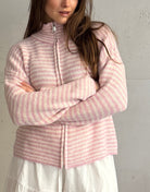 Gestreifte Strickjacke mit Reißverschluss & Stehkragen - Switch - Fashion