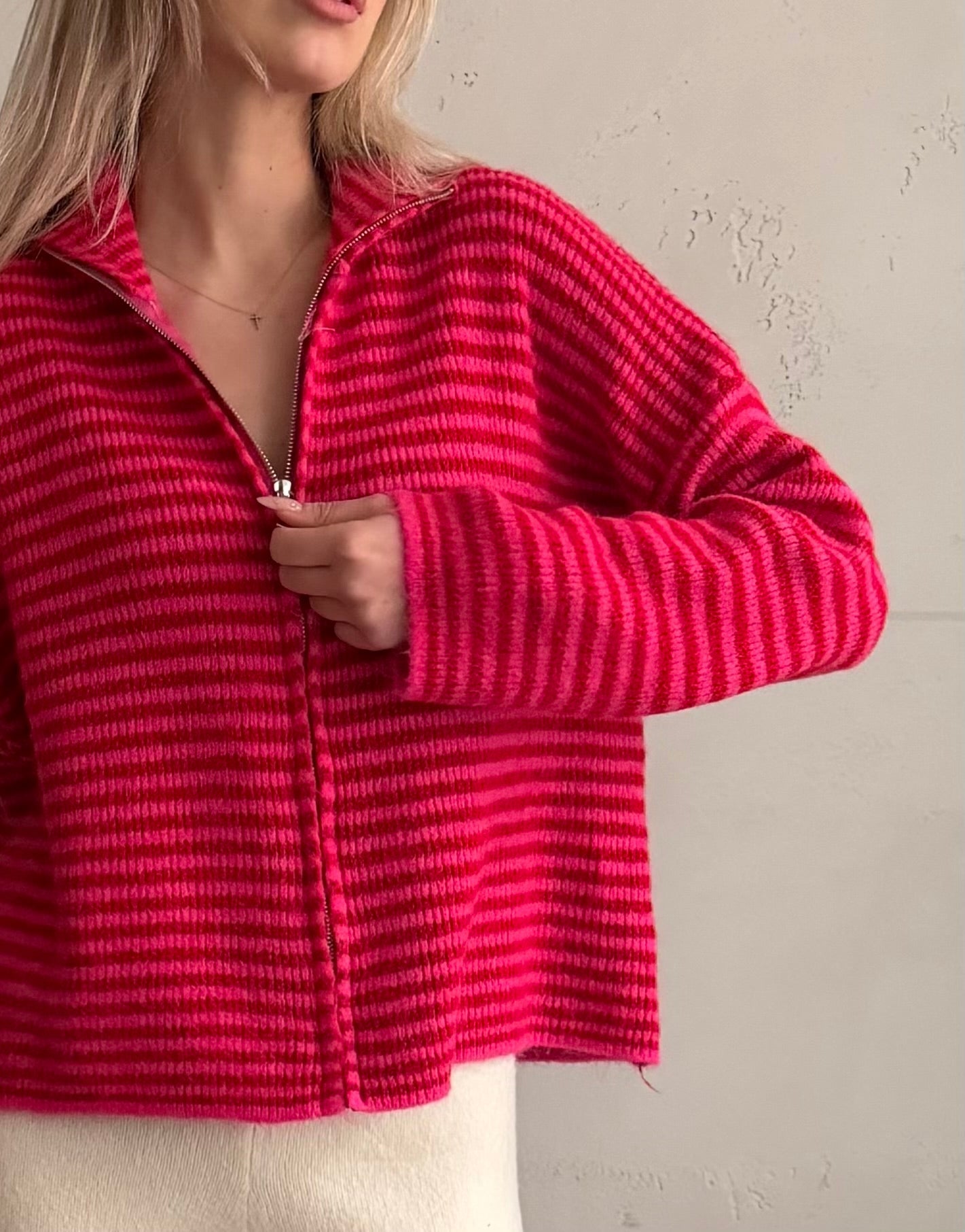 Gestreifte Strickjacke mit Reißverschluss & Stehkragen - Switch - Fashion
