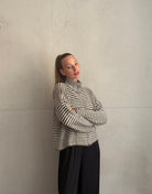 Gestreifte Strickjacke mit Reißverschluss & Stehkragen - Switch-Fashion