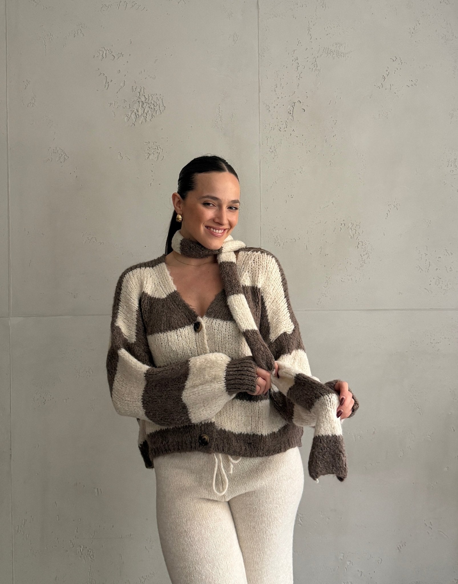 Gestreifte Strickjacke mit Schal & V - Ausschnitt - Switch - Fashion