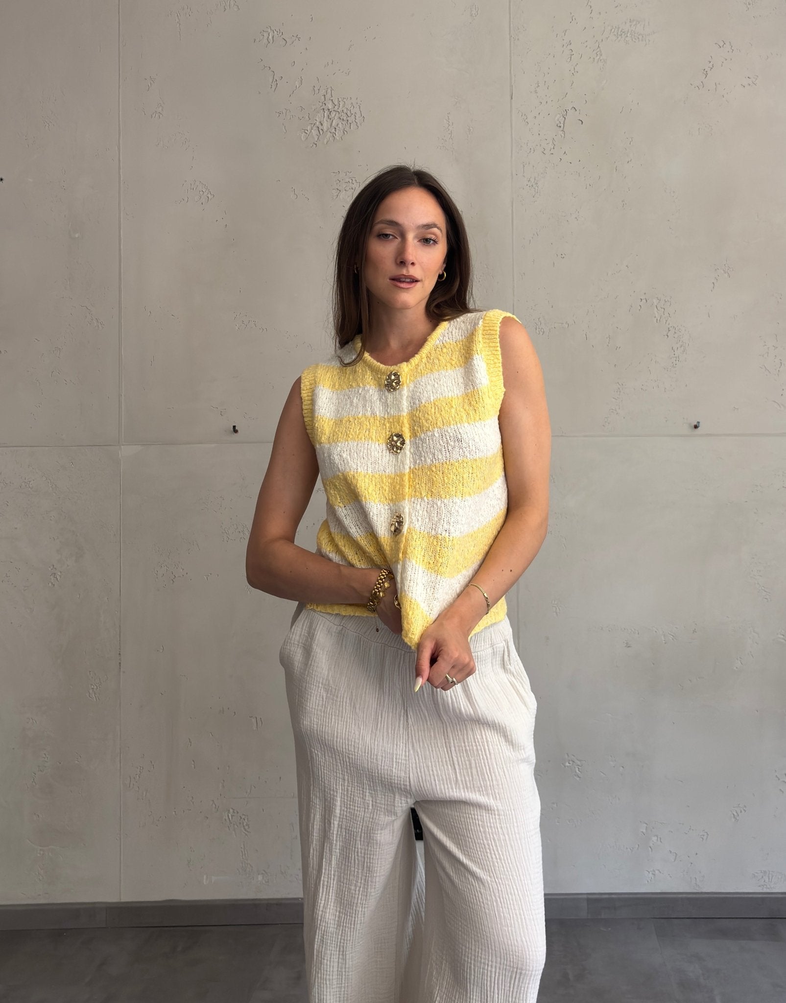 Gestreifter Knit Pullunder mit Goldknöpfen - Switch - Fashion