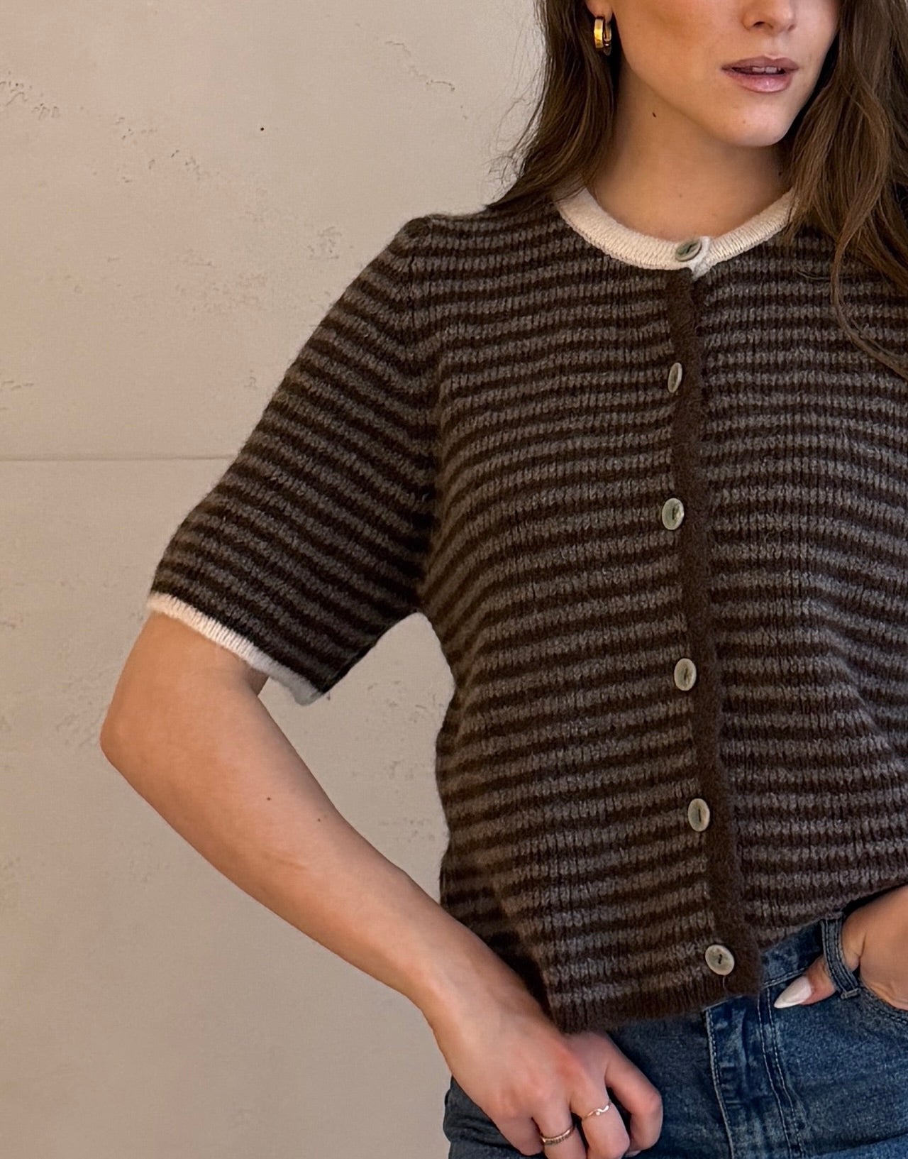 Gestreifter Kurzarm - Pullover mit Knopfleiste - Switch - Fashion