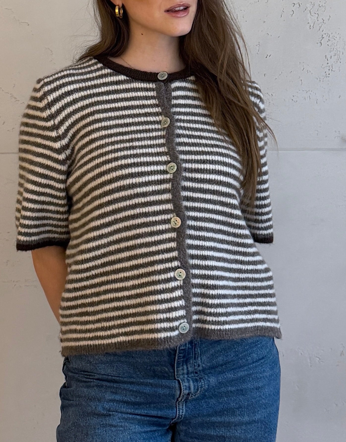 Gestreifter Kurzarm - Pullover mit Knopfleiste - Switch - Fashion