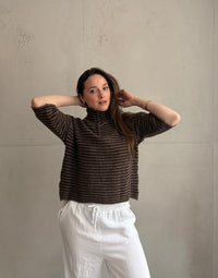 Gestreifter Kurzarm-Pullover mit Quarter-Zip und Kragen